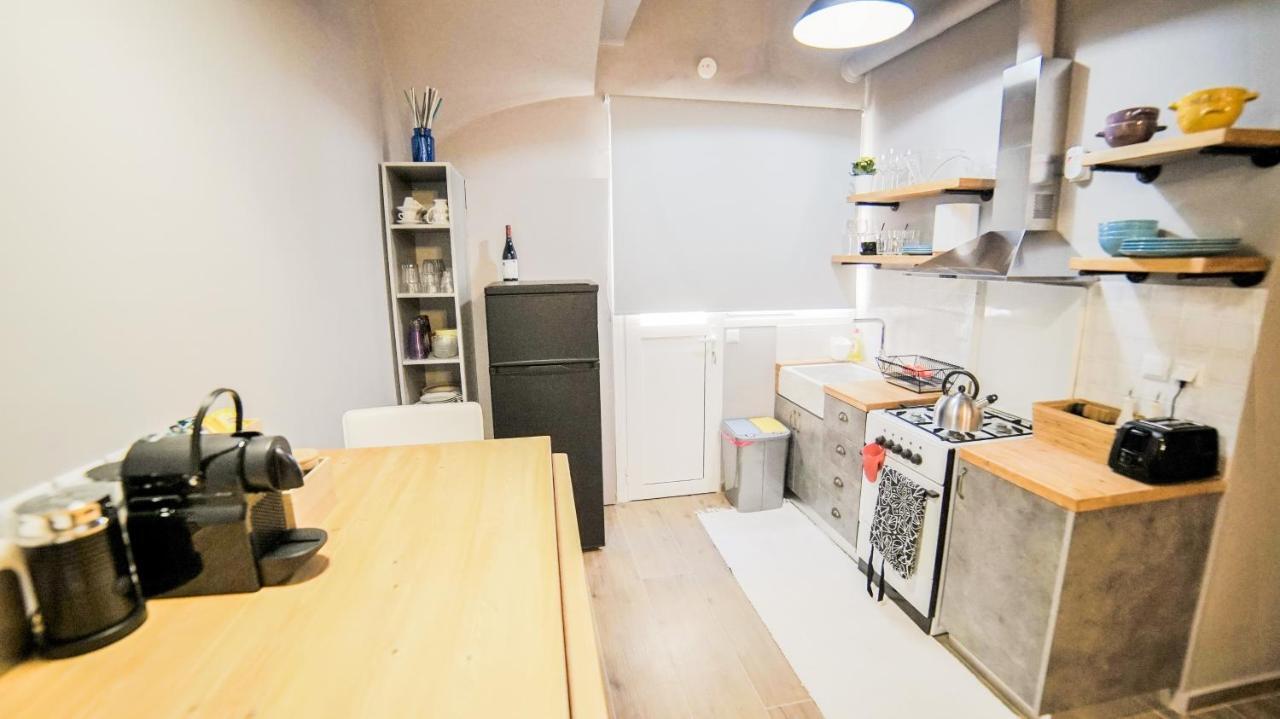 D16 Athens Apartment - 5' Mins To Petralona Metro Atenas Exterior foto