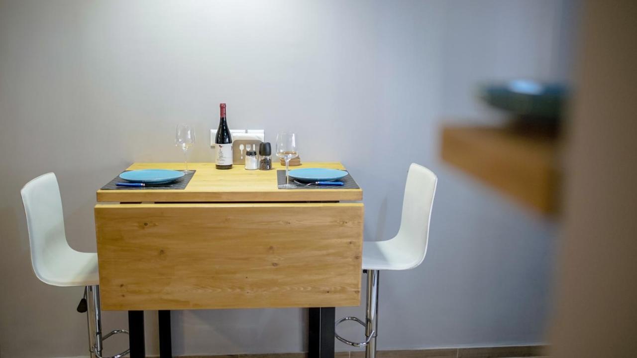 D16 Athens Apartment - 5' Mins To Petralona Metro Atenas Exterior foto